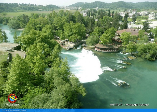 Türk Hava Kurumu''nun (THK) havacı bir gençlik yetiştirmek, göklerin engin maviliklerini hedefleyen bireylere sahip olmak amacıyla 2007 yılında başlattığı ''Gökyüzünden Türkiye Manzaraları'' fotoğraf sergisinin çekimleri 2010 yılına kadar sürdü.