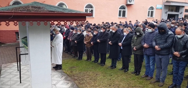 2 Zonguldak'ta silahlı saldırıya uğrayan maden işçisi Karabük'te toprağa verildi