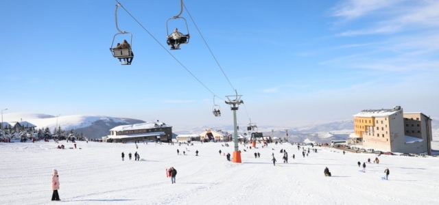 Akdağ Kayak Merkezi’nde Turizm Sezonu Başladı