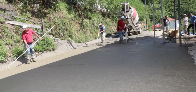 ALTINORDU’DA BETON YOL SEVİNCİ