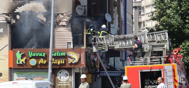 Amasya'da av malzemeleri satan iş yerindeki yangın söndürüldü