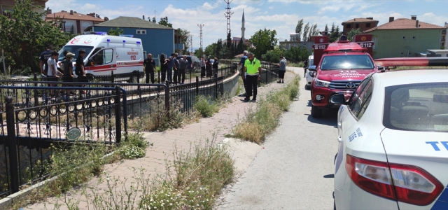 Amasya'da su kanalına düşen otomobildeki 2 kişi yaralandı