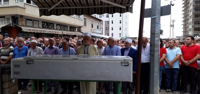 Araklı'daki selde hayatını kaybedenler uğurlanıyor!