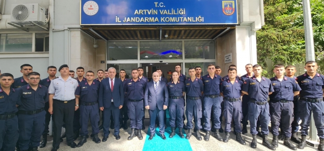 Artvin Valiliğince, bayramlaşma programı düzenlendi