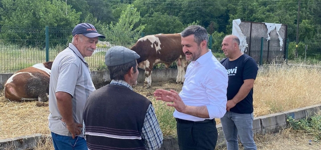 Belediye Başkanı Özkan Çetinkaya Kurban Satış Alanını Ziyaret Etti