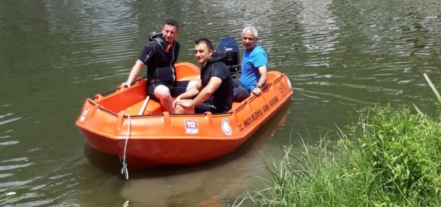 Belediye Ekipleri Yeşilırmak Nehri’ni temizledi