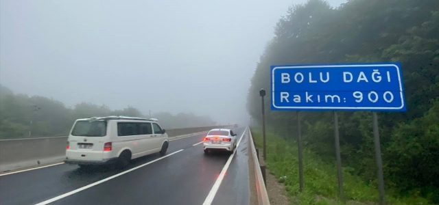 Bolu Dağı'nda sağanak ve yoğun sis etkili oluyor