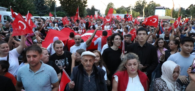 Fener Alayı Yürüyüşüne binlerce kişi katıldı