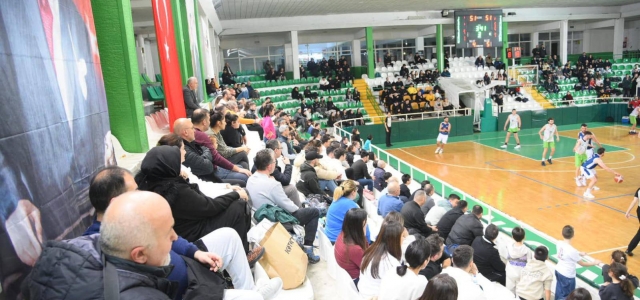 Giresun Belediyespor İlk Yılında Deplasmanlı Basketbol Ligine Katılma Hakkı Kazandı