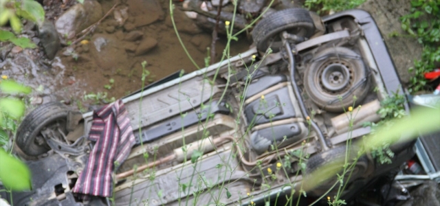 Giresun'da kamyonetin devrilmesi sonucu aynı aileden 3 kişi yaralandı