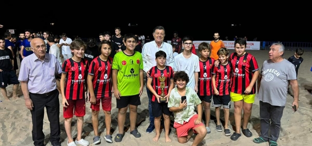 İnkumu Plaj Futbolu Turnuvası Finalinde Ödüller Sahiplerini Buldu