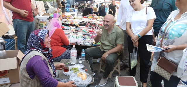 İYİ Parti Grup Başkanvekili Usta, Samsun'da pazar esnafını gezdi