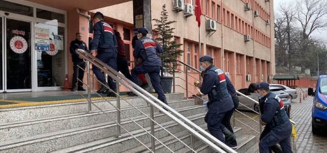 Karabük'te engelli kişinin evinden hırsızlık yaptıkları iddiasıyla 4 şüpheli tutuklandı