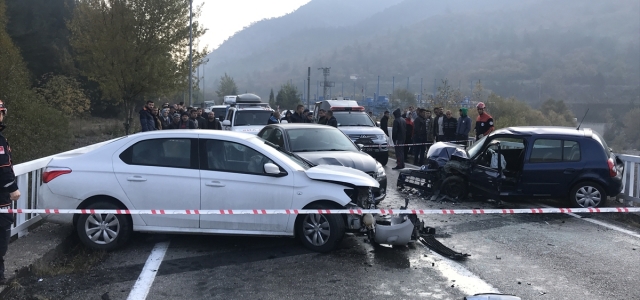 Karabük'teki zincirleme trafik kazasında 4 kişi yaralandı