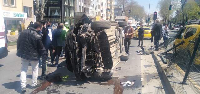 Kocaeli'de devrilen otomobilin sürücüsü kazadan yara almadan kurtuldu