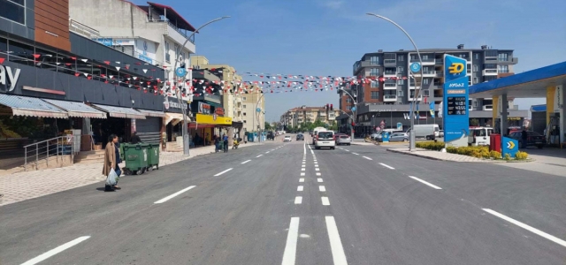 Körfez Mevlana Caddesi’nde yol çizgileri de tamam