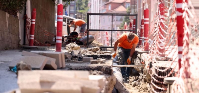 Mahallelerde Altyapı Ve Üstyapı Çalışmaları Tüm Hızıyla Devam Ediyor