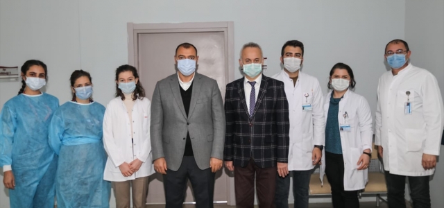 Sakarya Valisi Kaldırım'a Kovid-19 aşısının ikinci dozu uygulandı