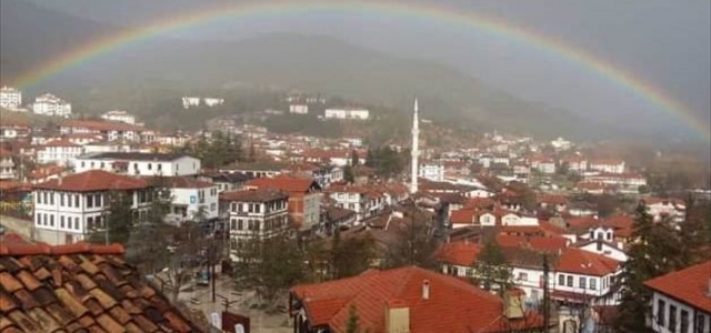 "Sakin Şehir" Taraklı'da gökkuşağı güzel görüntü oluşturdu