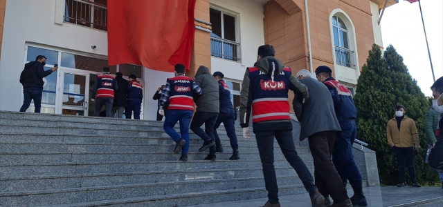 Samsun ve Ordu'daki hayvan hırsızlığı operasyonunda yakalanan şüphelilerden 2'si tutuklandı