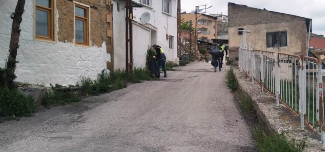 Şehir genelinde mazgallarda temizlik çalışması yapıldı