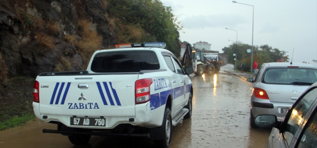 Sinop’ta sağanak ile heyelan su baskınlarına neden oldu