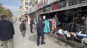 Zabıtadan kaldırım ve yol işgali denetimi