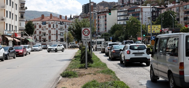 Trafiğe Çözüm İçin İlk Adım: Yeşil Dalga Uygulaması Hayata Geçiyor