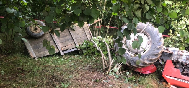 Traktörün altında kalan sürücü hayatını kaybetti